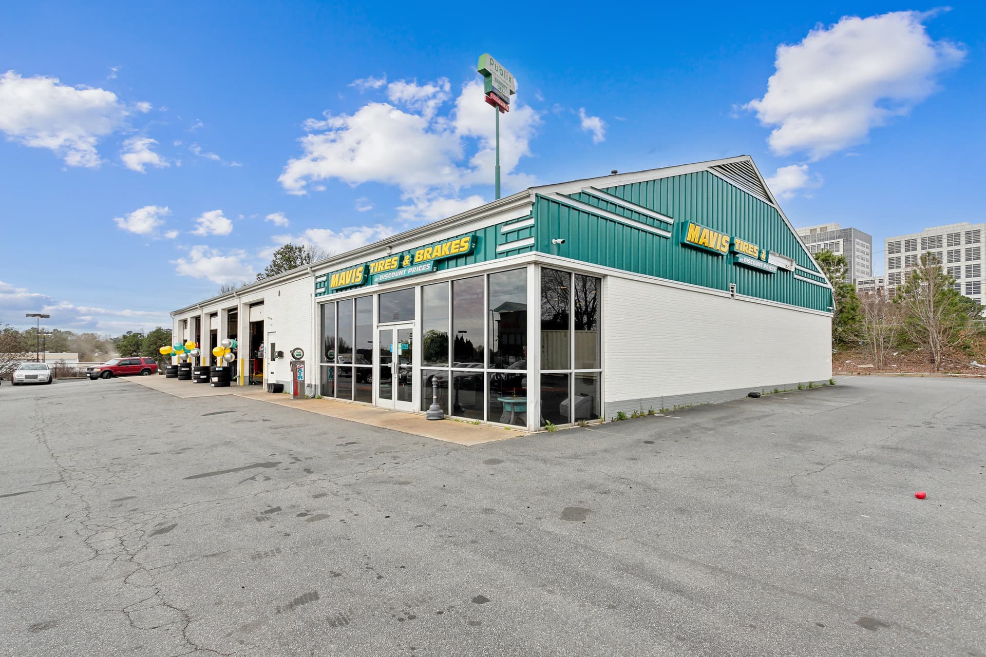 Store_2015 Tire Shop & Auto Repair in Atlanta (Cumberland), Georgia